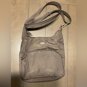 NWOT Travelon Anti-theft Classic Womens  Shoulder/crossbody Hazelnut Bag